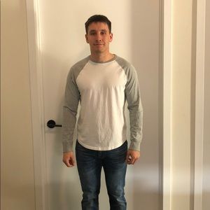 Long sleeve white and grey tee